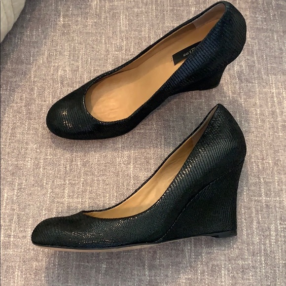 Wedge heel in black lizard print - Picture 2 of 8